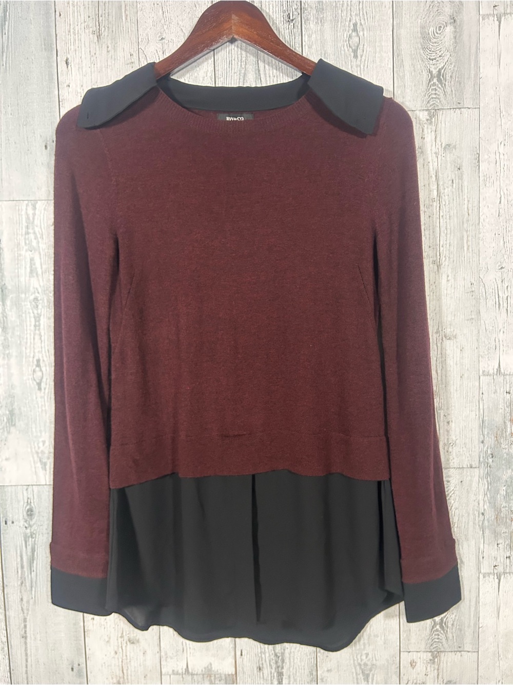 RW&CO Chocolate Brown
Layered Sweater Blouse Black Collar Shirttail Top Small
